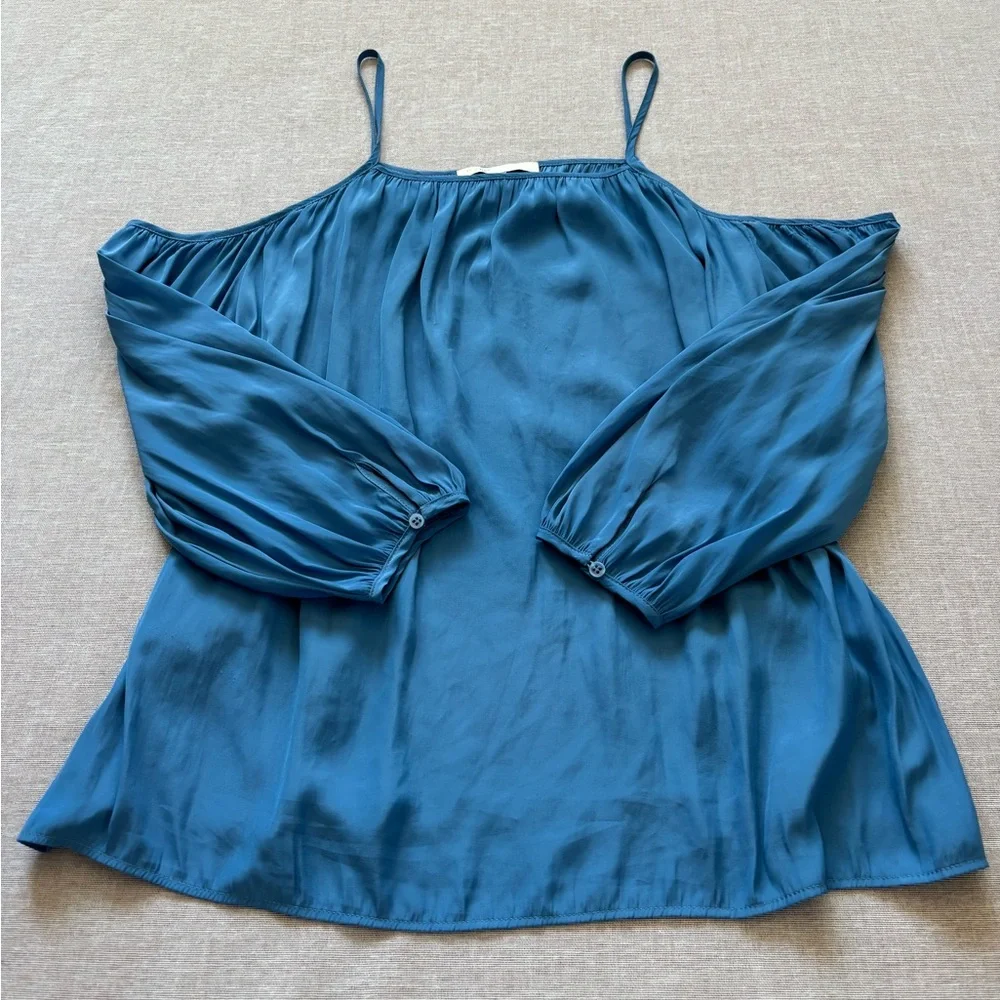 Maje royal blue cold shoulder top. - Picture 4 of 13